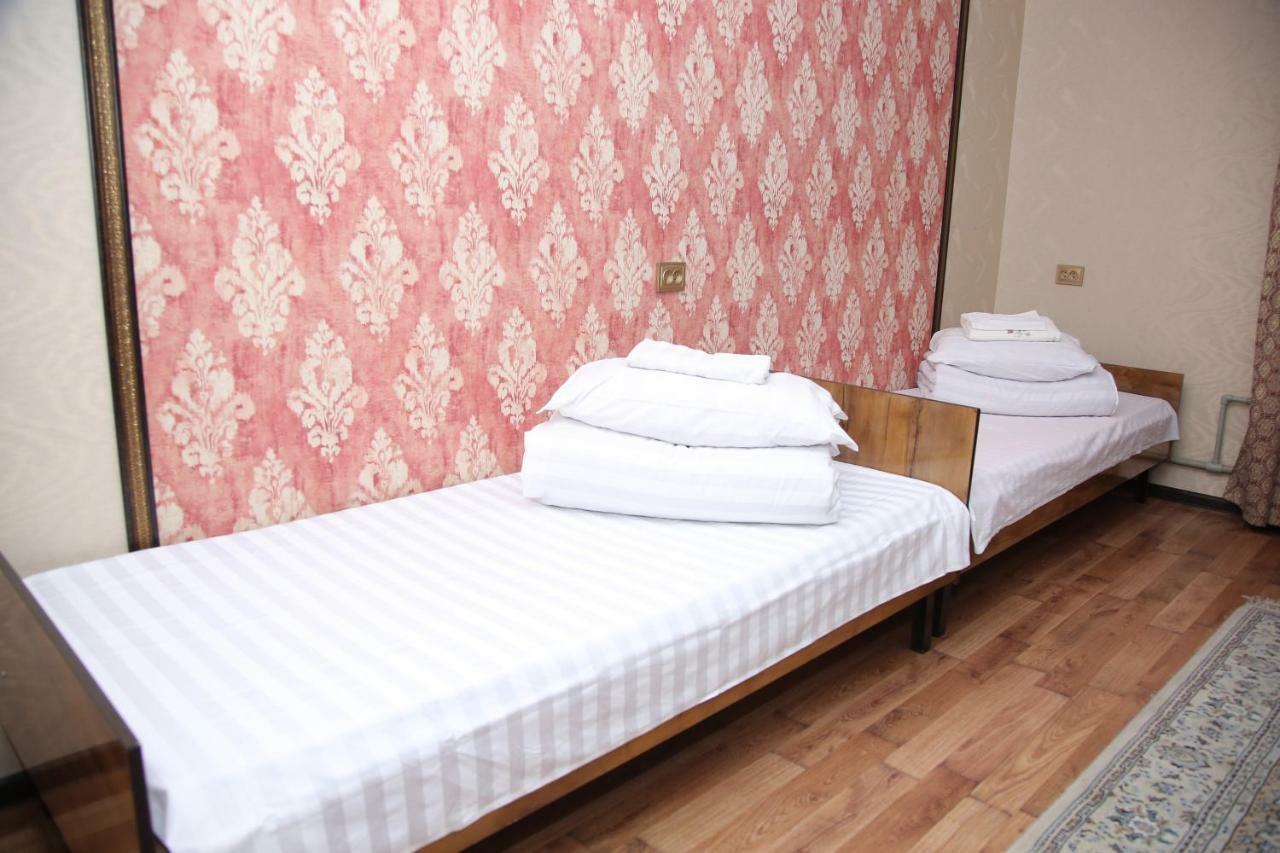 Medi Guest House Osh Ngoại thất bức ảnh